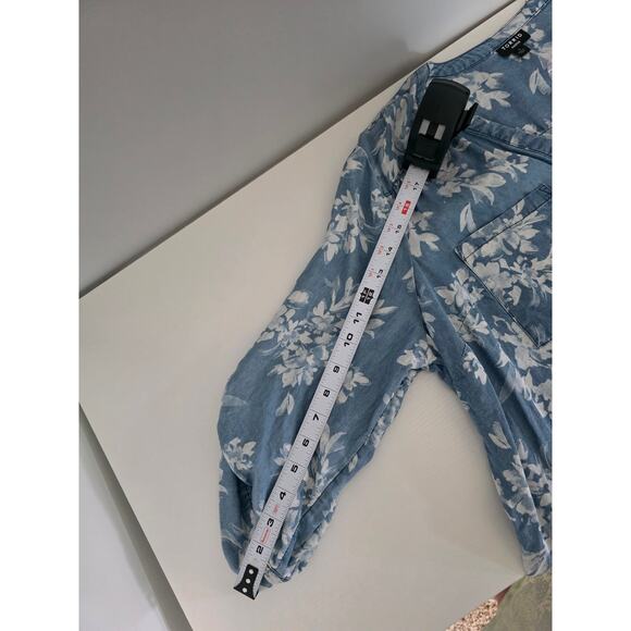 NWOT Torrid Women's Size 1 Denim Bleach Blouse V neck Button Sleeve Teacher Fall - Picture 6 of 8